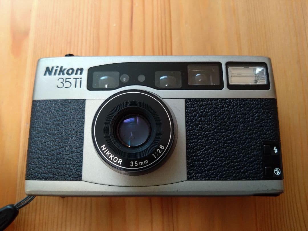 ニコン　Nikon 35Ti チタンボディ (ケース・取説付き)現状品