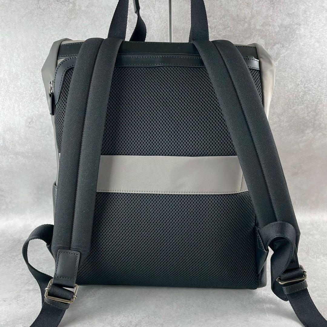 elle様　現行モデル　FURLA リュック　URBAN BACKPACK