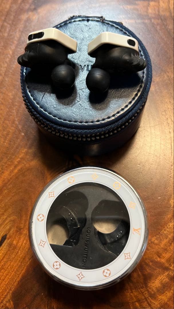 値下❗️正規品人気のホワイト❗️ルイヴィトンイヤホンEE-056A 現状渡しケース付