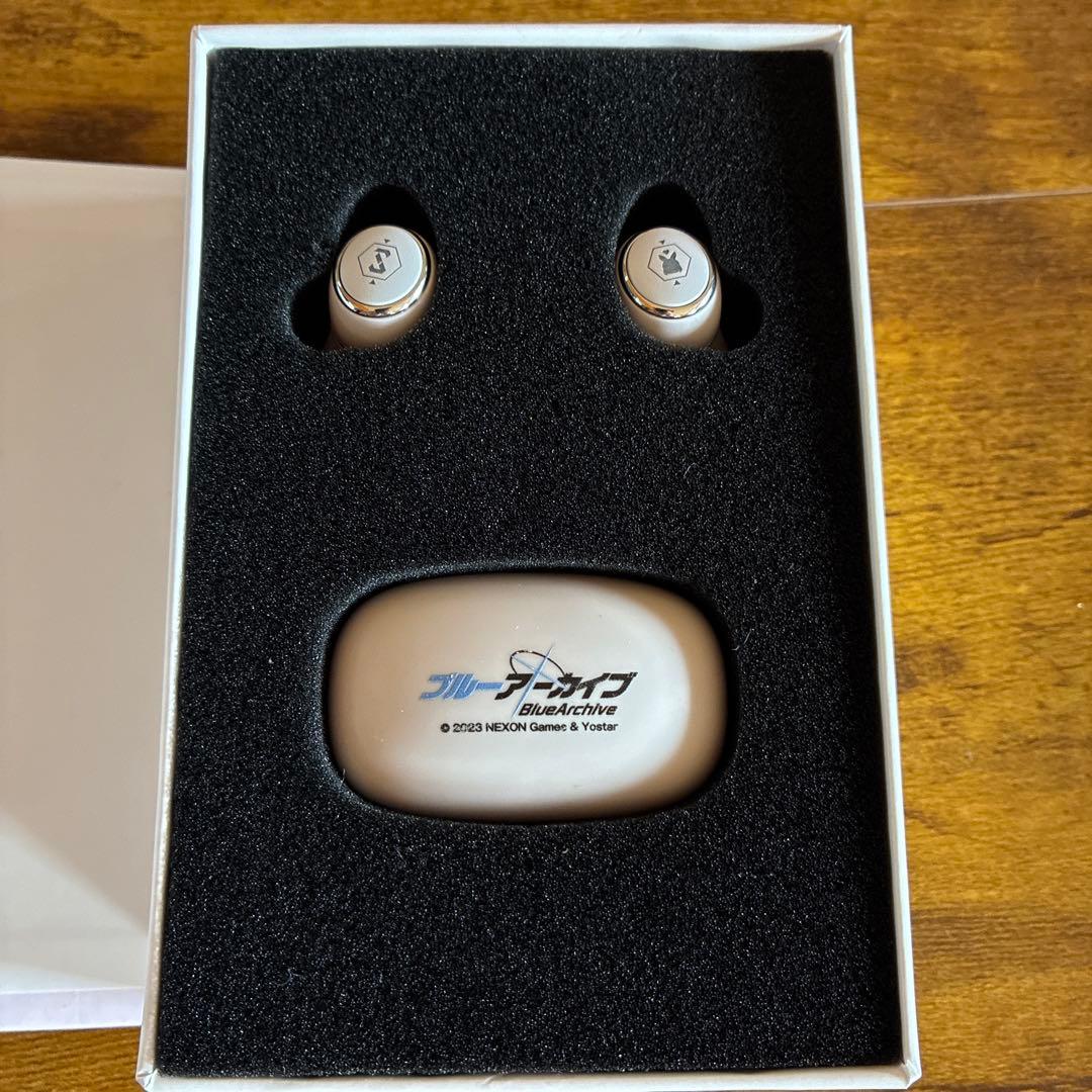 ONKYO×ブルーアーカイブ AOW01 ワイヤレスイヤホン アロナ　ケース付き
