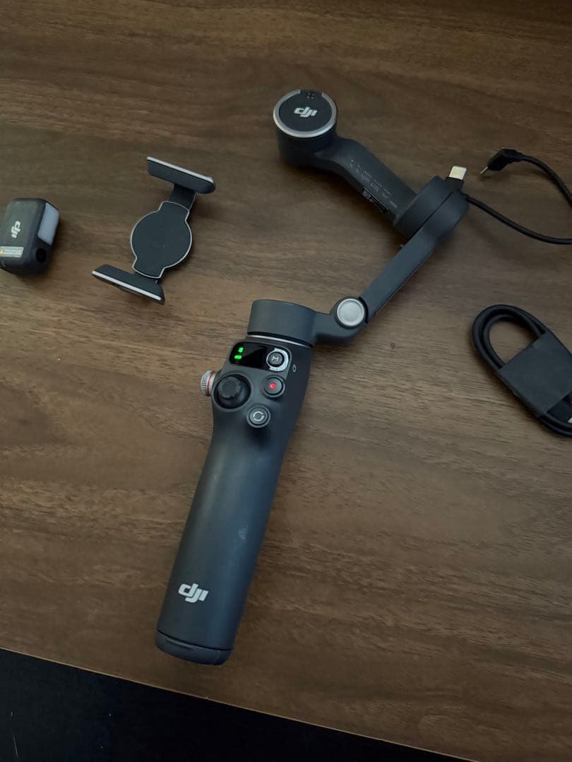 DJI Osmo Mobile 7 Pro スマートフォン用ジンバル