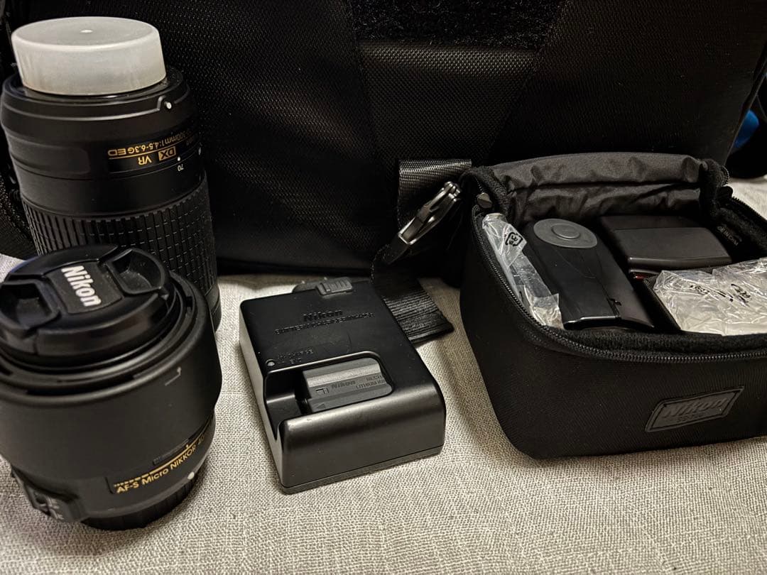 【最終価格】Nikon カメラ D7200 本体 レンズ2本 ストロボ付き