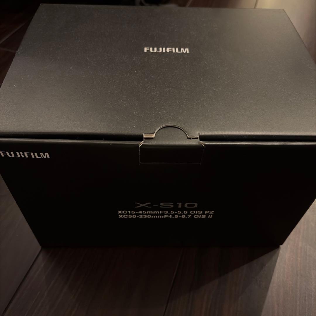 FUJIFILM X-S10 ミラーレス一眼
