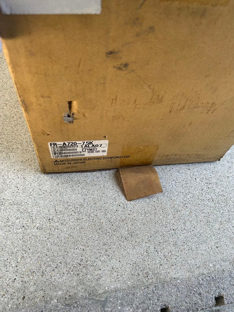 三菱電機 FREQROL-A700シリーズインバーター FR-A720-7.5K