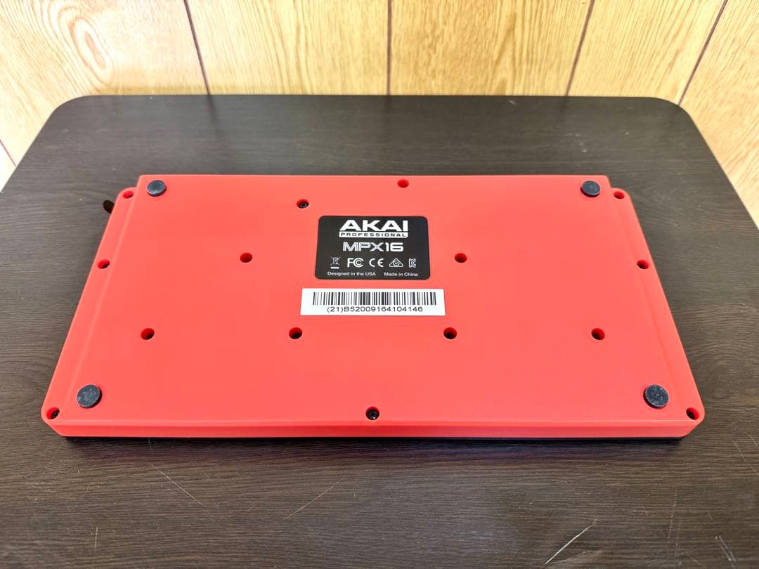 AKAI アカイ プロフェッショナル MPX16 MIDIコントローラー