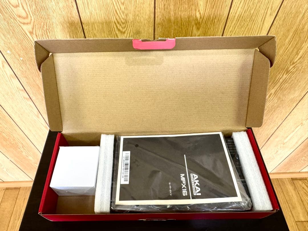 AKAI アカイ プロフェッショナル MPX16 MIDIコントローラー