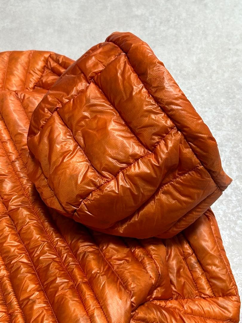 希少 極美品 パタゴニア ウルトラライトダウン フーディ S オレンジ