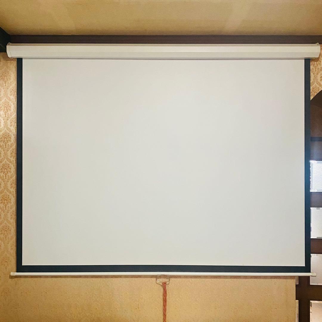 美品☆プロジェクタースクリーン 80型　壁掛け 吊り下げ式 ホームシアター