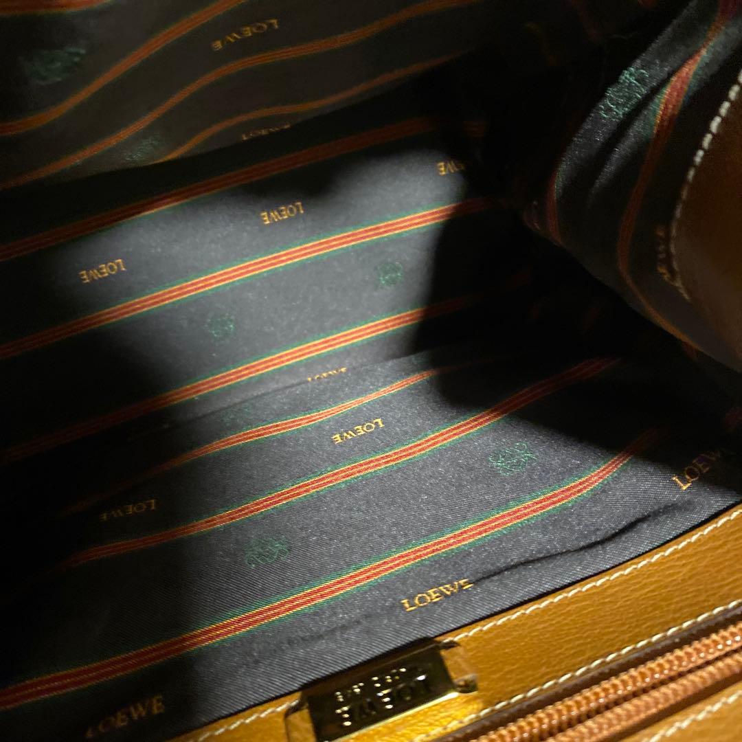 レザーショルダーバッグ ブラウンオレンジ Loewe ベラスケス