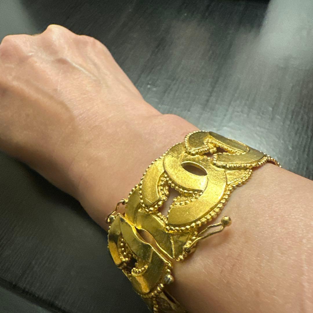 CHANEL金色 透かし彫り チェーンリンク ブレスレット留め金がつぶれてる