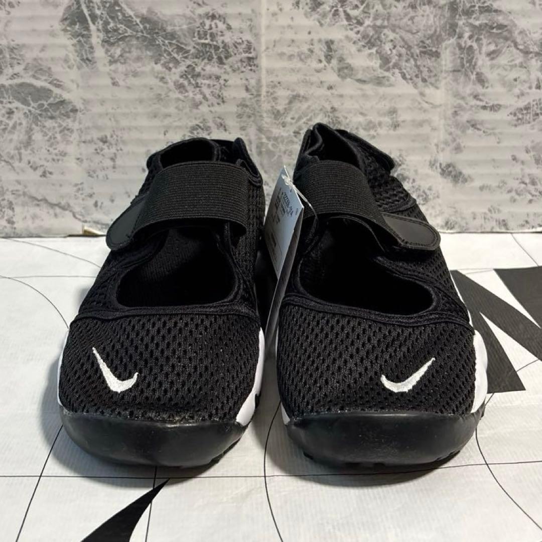 ナイキ　新品　リフト　23.5㎝