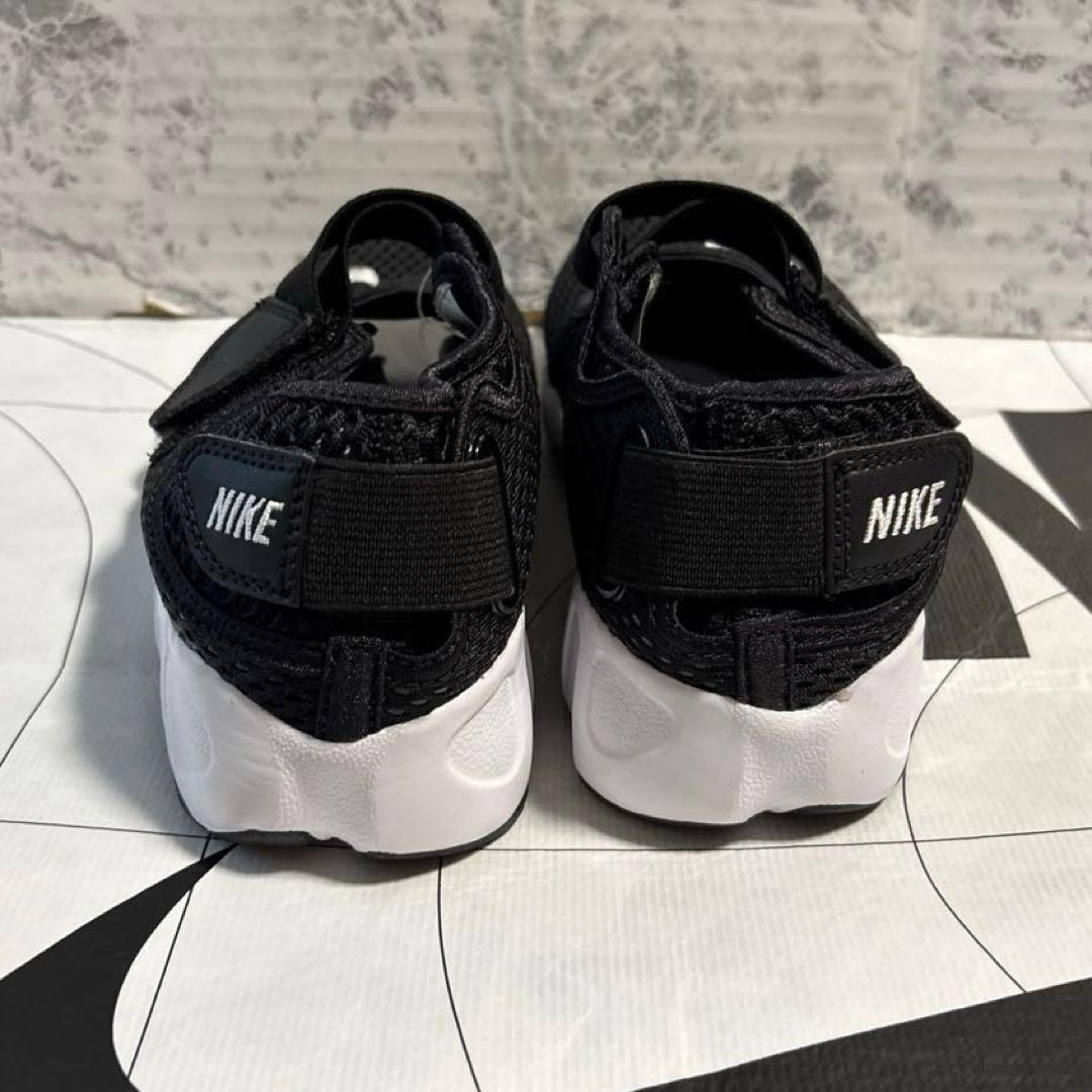 ナイキ　新品　リフト　23.5㎝