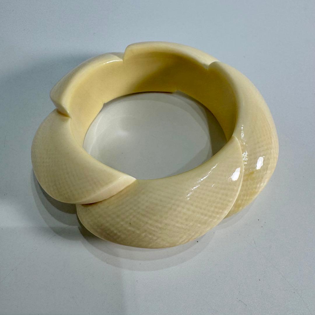 N*t様 天然素材 象牙風 バングル 大ぶり10cm 136g