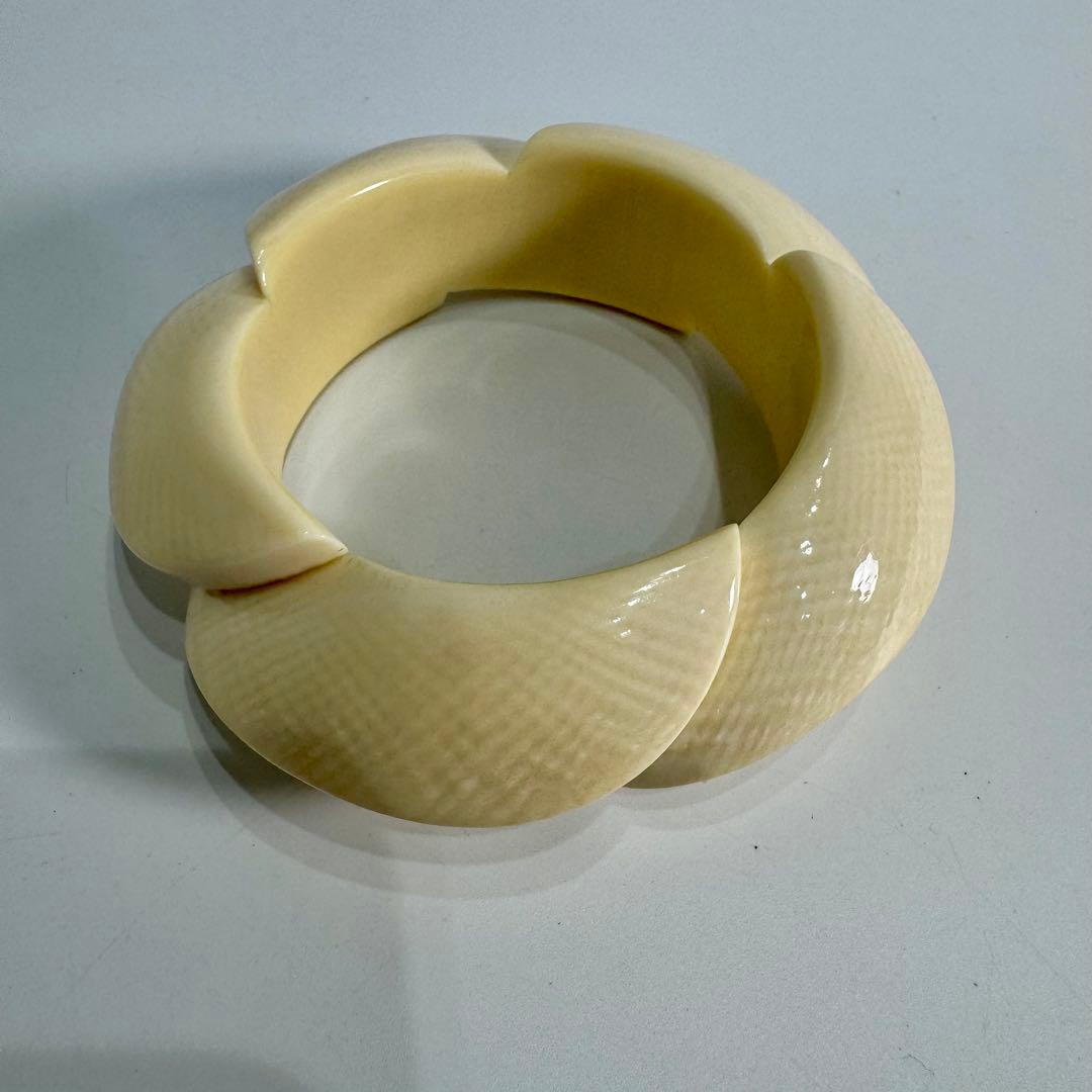 N*t様 天然素材 象牙風 バングル 大ぶり10cm 136g