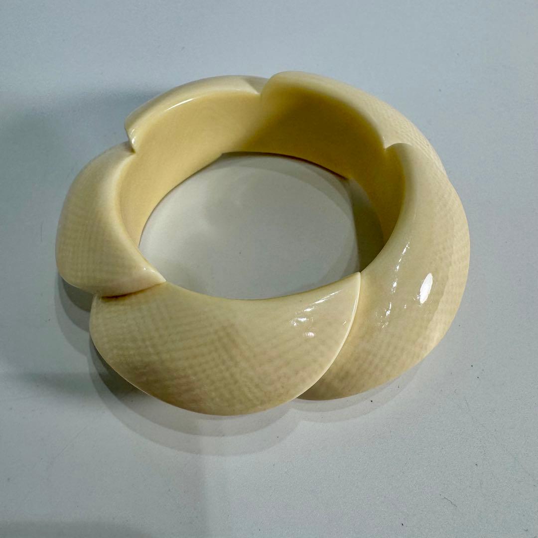 N*t様 天然素材 象牙風 バングル 大ぶり10cm 136g