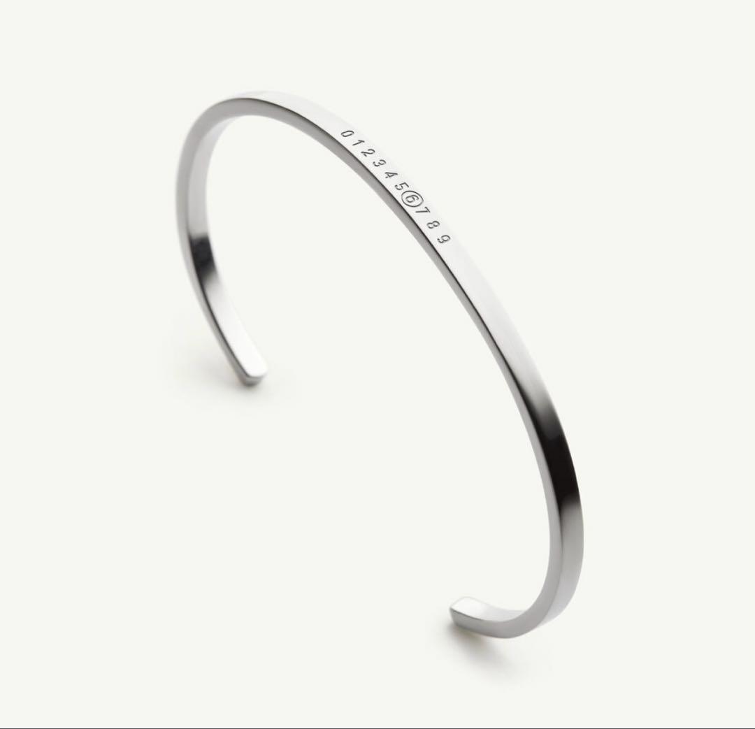 Numeric ミニマルシグネチャー カフブレスレット