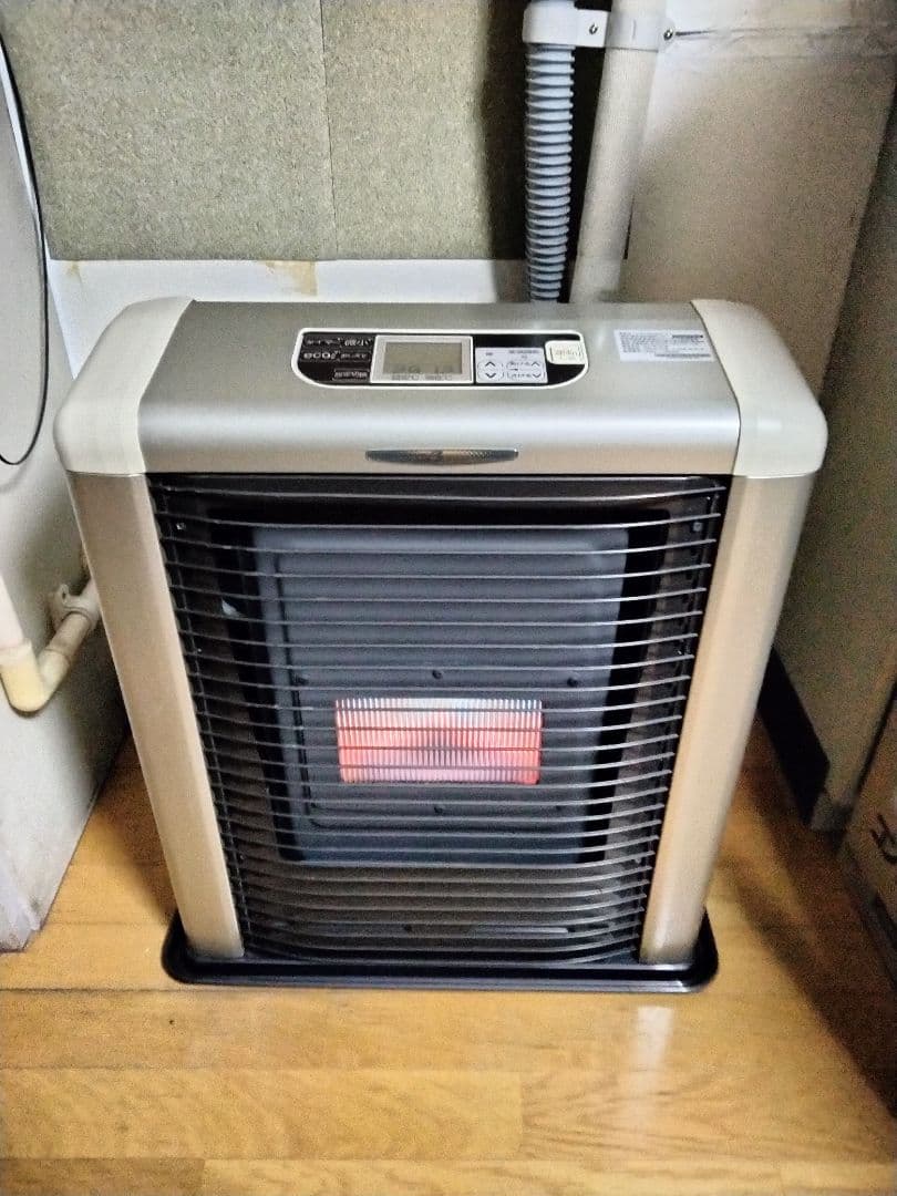 サンポットFF石油ストーブゼータス！品番「FFR‐563SX」2017年式中古品