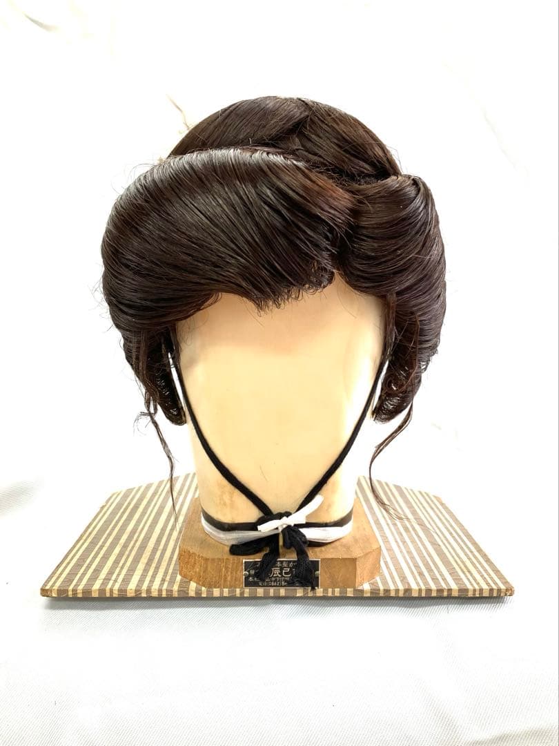 辰巳7号サイズ(編み無しタイプ)夜会巻き、中古舞踊かつら、大衆演劇かつら、簪付き