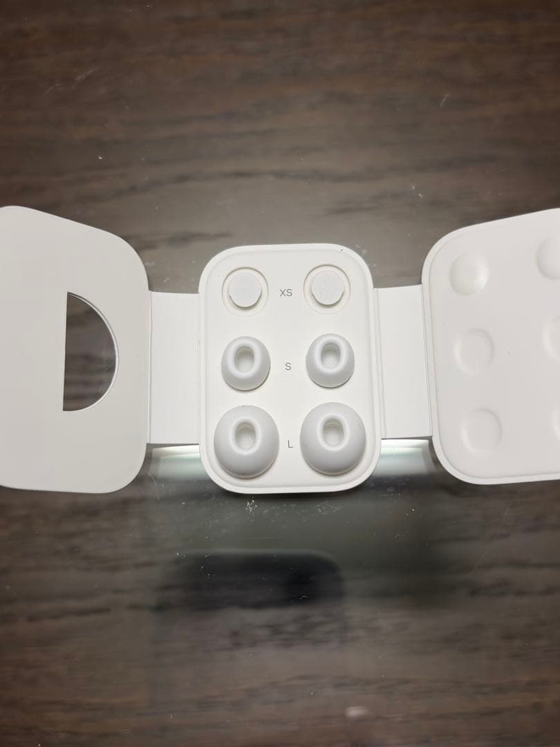 【美品】AirPods Pro（第2世代）充電ケーブル・イヤーチップ付動作確認済