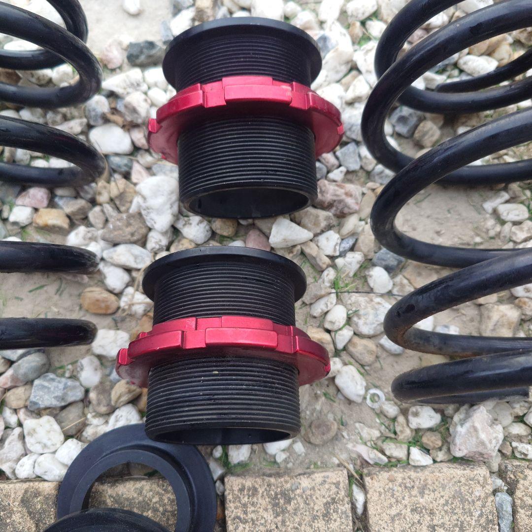 E12 ノート　BLITZ　車高調　リヤのみ