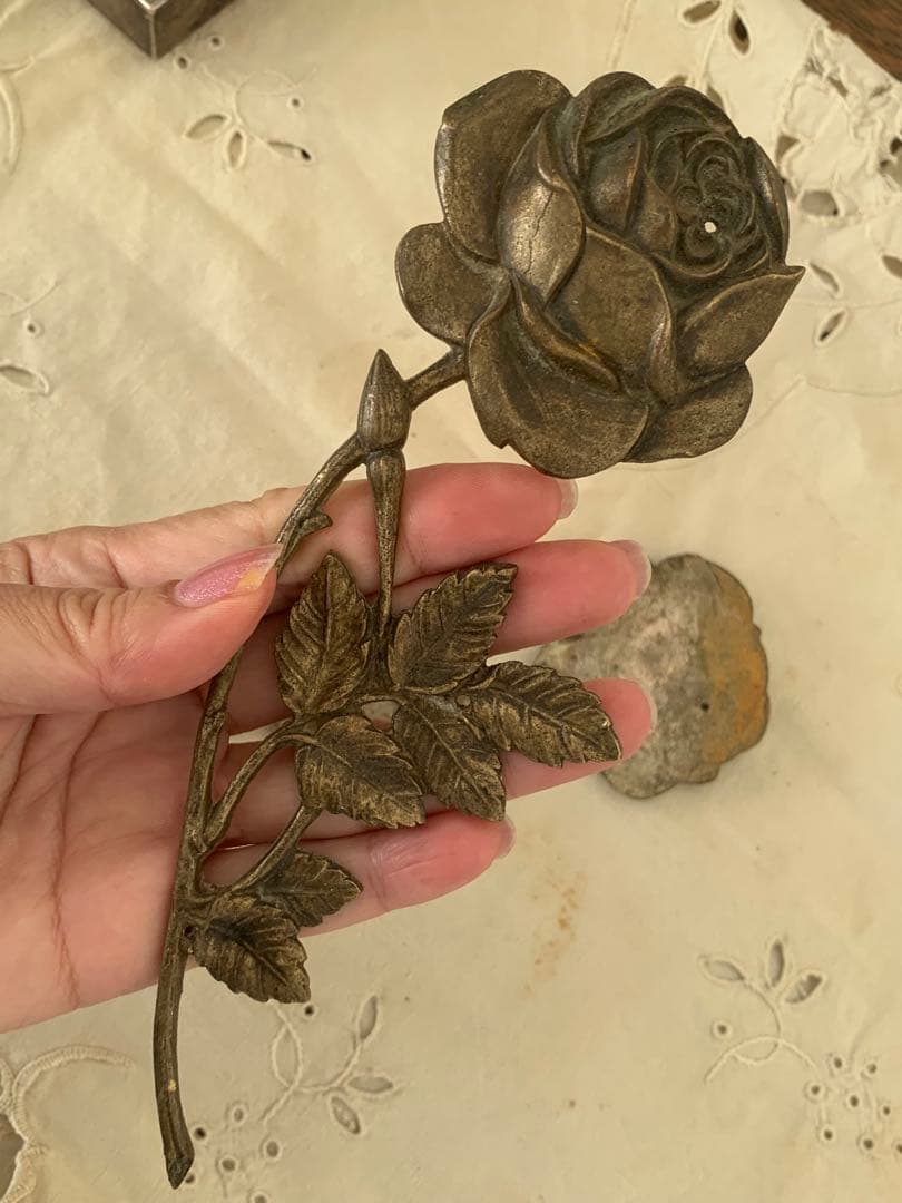 フランスアンティーク　金属製装飾　薔薇　ペア　ブロカント