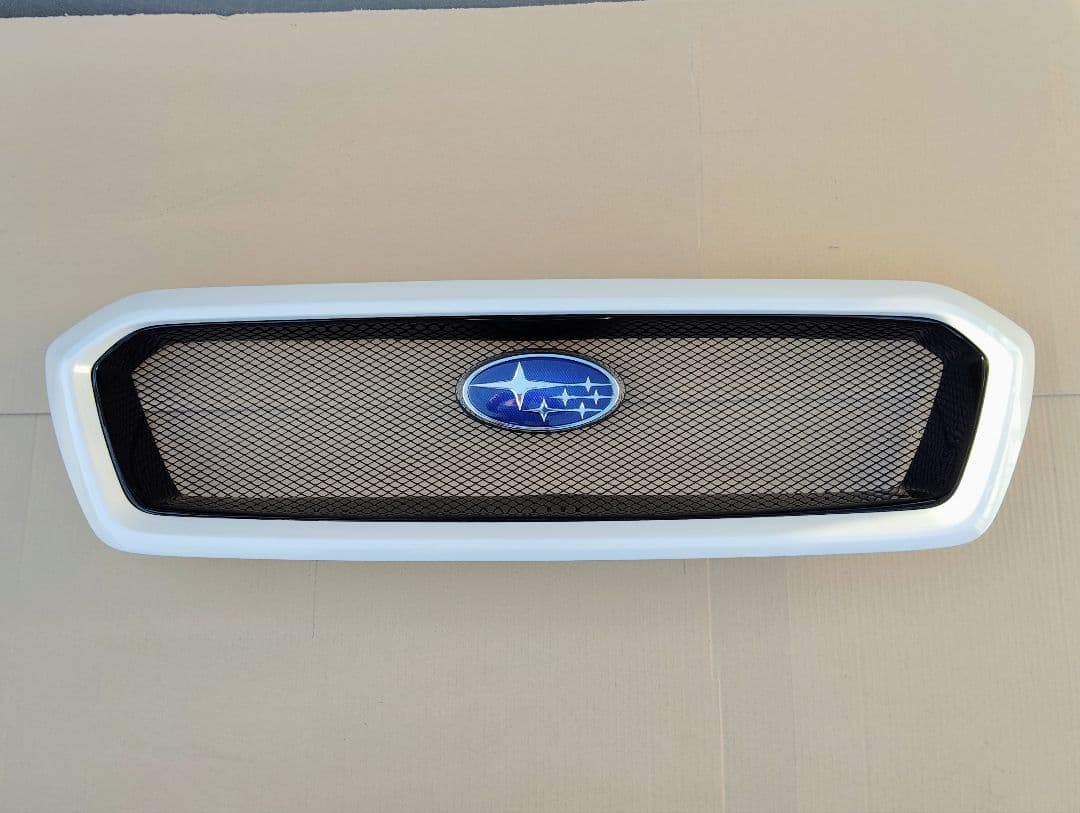 スバル　レヴォーグVM系前期型　純正フロントグリル　クリスタルホワイトパール