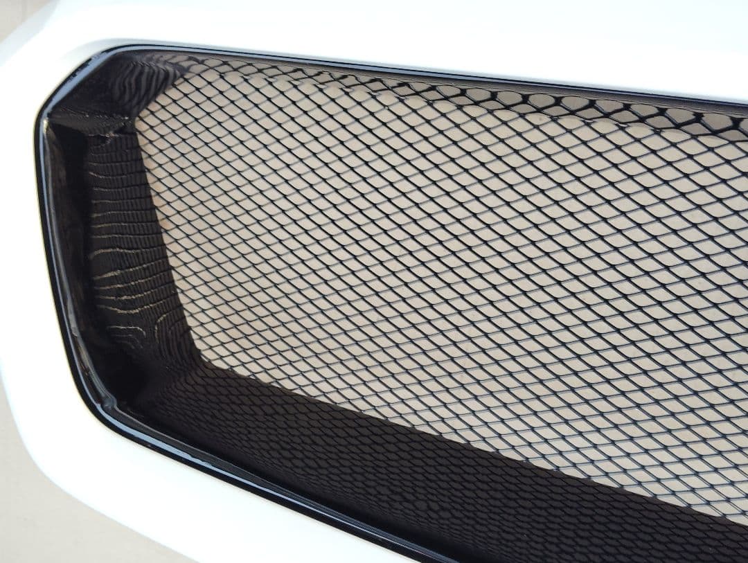 スバル　レヴォーグVM系前期型　純正フロントグリル　クリスタルホワイトパール