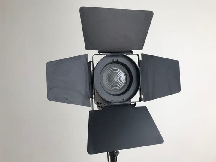 COMET  FLS-500H フレネルレンズスポットライト ライトカッター付き