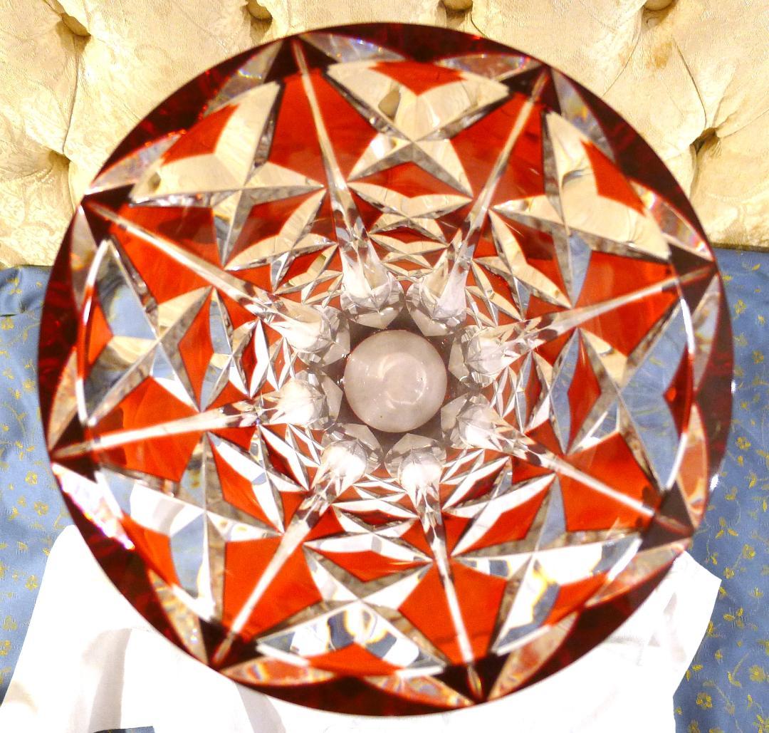 クリスタルの女王【サンルイクリスタル】高級レッドカラーフラワーベース（専用箱付）