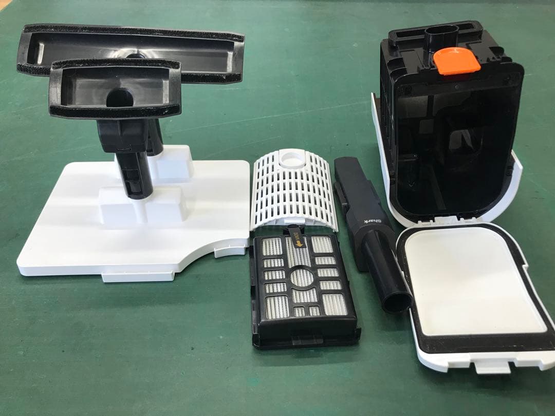 mmm ☆Shark コードレススティッククリーナー　値引きしますよ