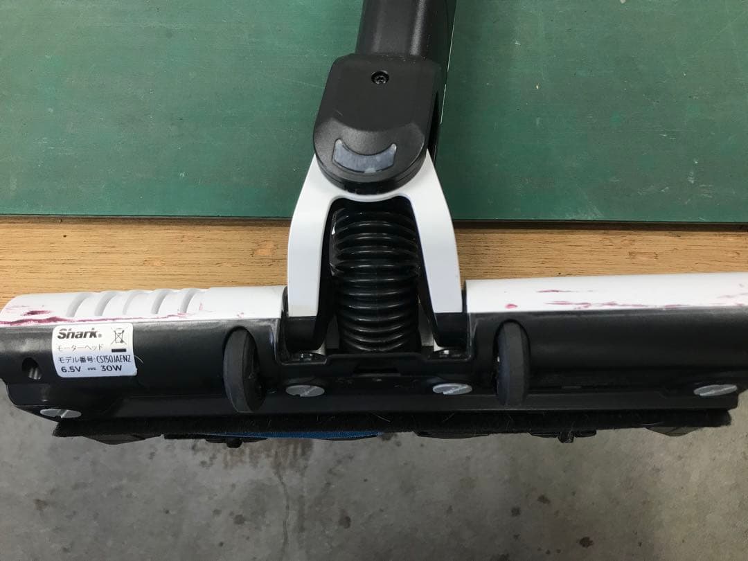 mmm ☆Shark コードレススティッククリーナー　値引きしますよ