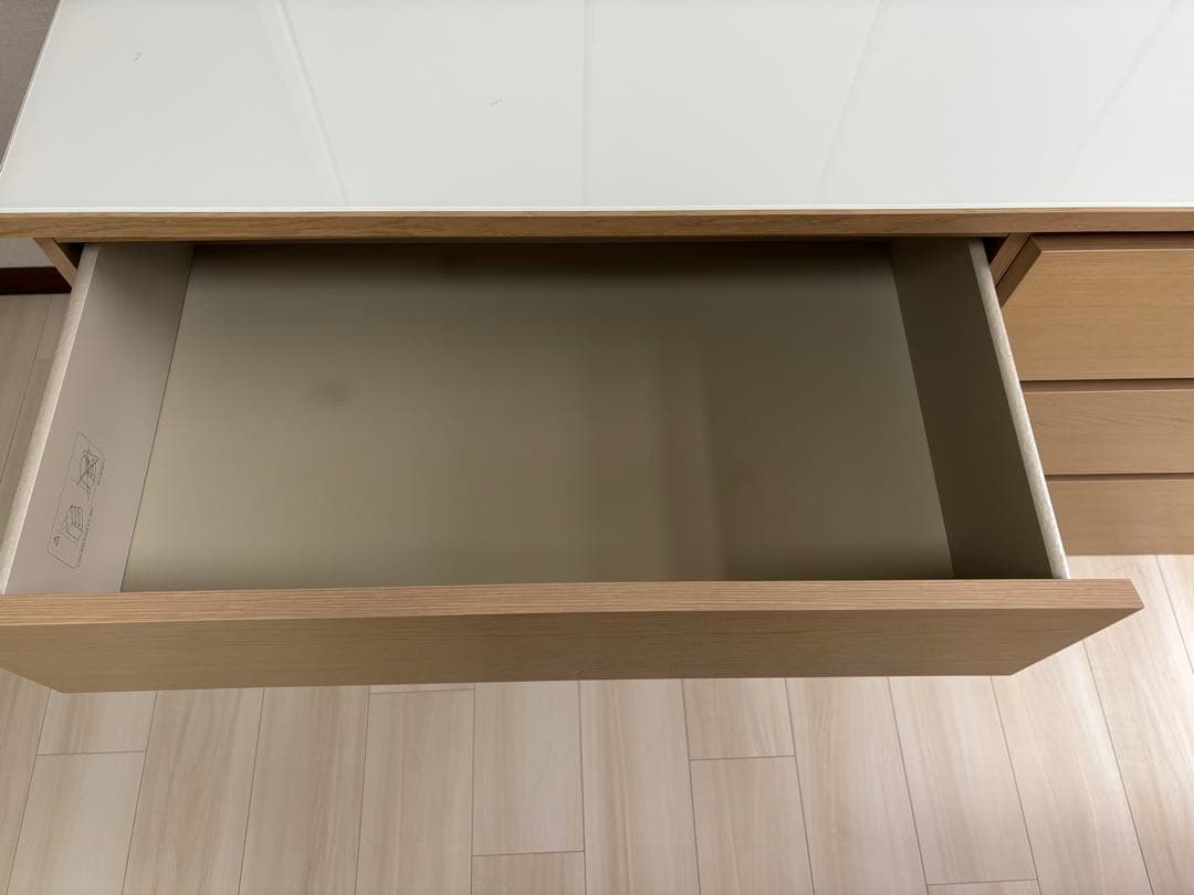 IKEA MALM マルム チェスト ガラストップ付き