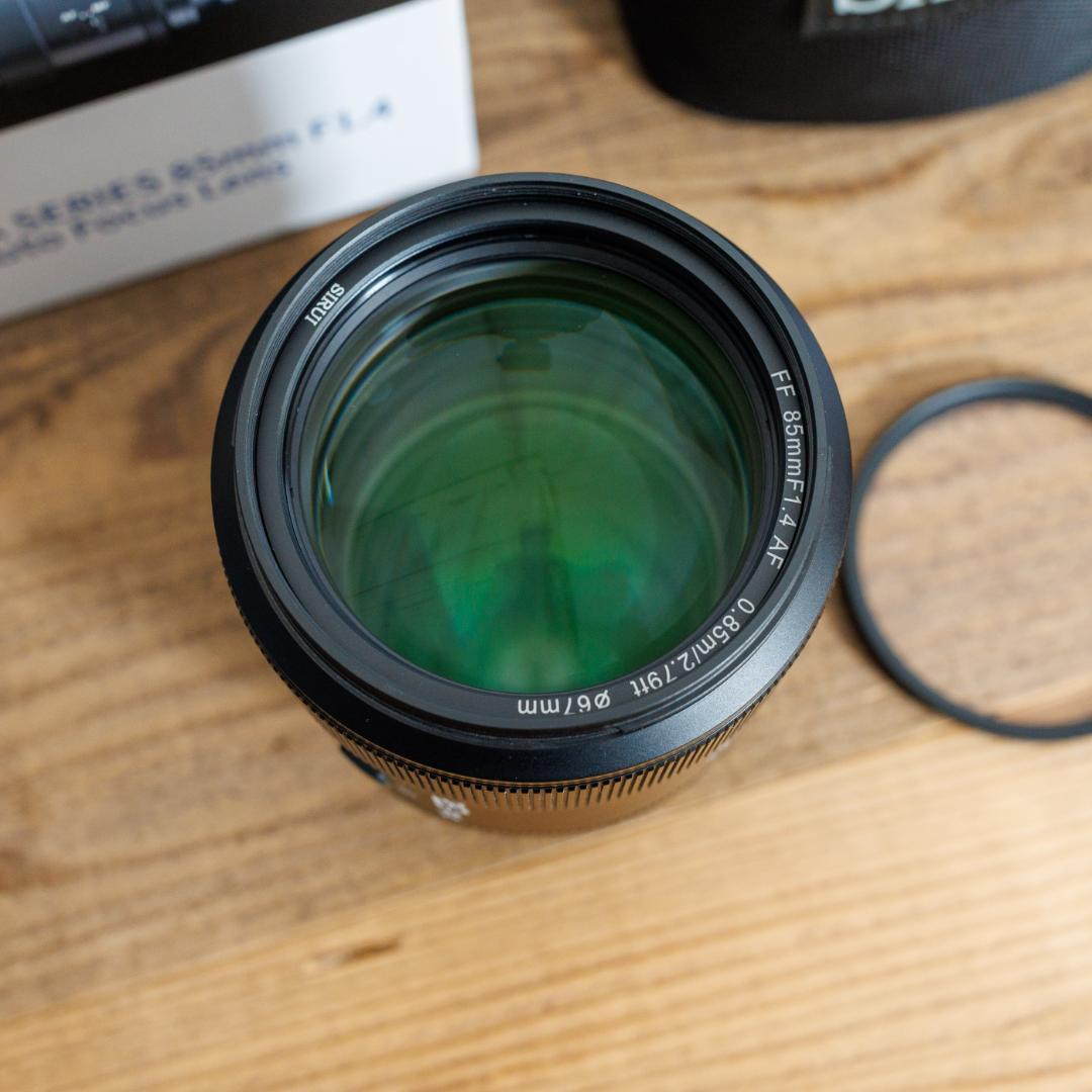 美品 SIRUI Aurora 85mm F1.4 Xマウントレンズ おまけ付き