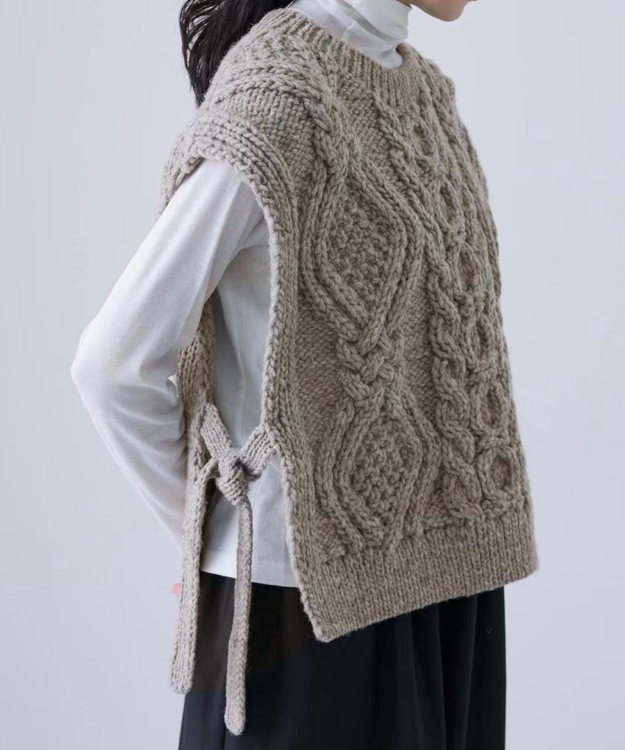 【今晩1500円引き】かぐれ　ペルーアランニットベスト　2025AW タグ付き