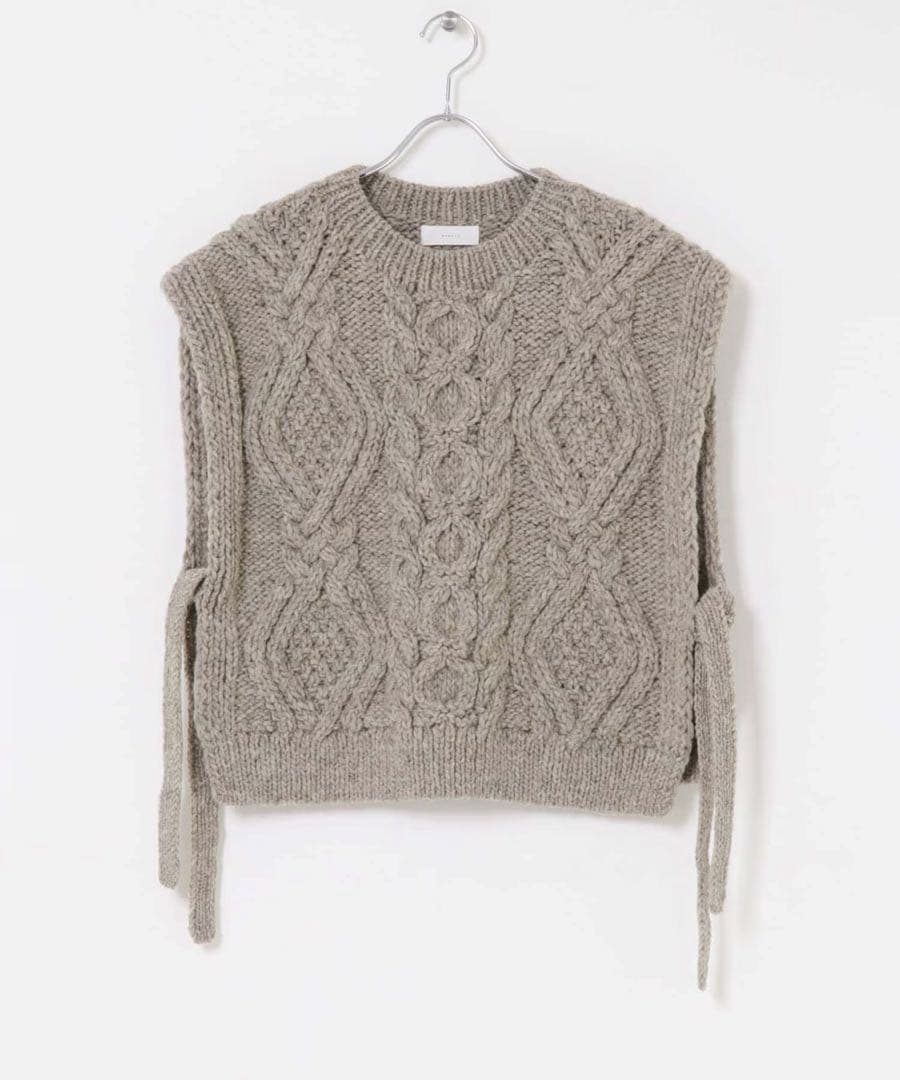 【今晩1500円引き】かぐれ　ペルーアランニットベスト　2025AW タグ付き