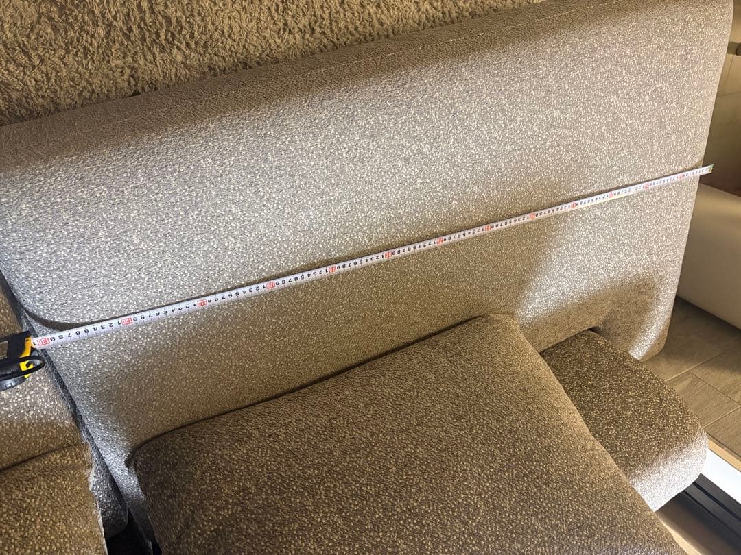 むっしゅ　カリモク　ベージュL字型ソファと同色三角テーブルセット