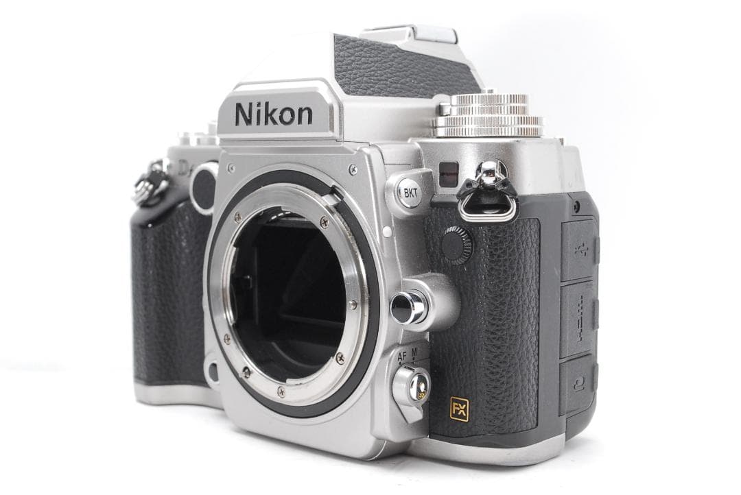 フルサイズセンサー　クラシックデザインと高画質を両立した一眼　Nikon Df