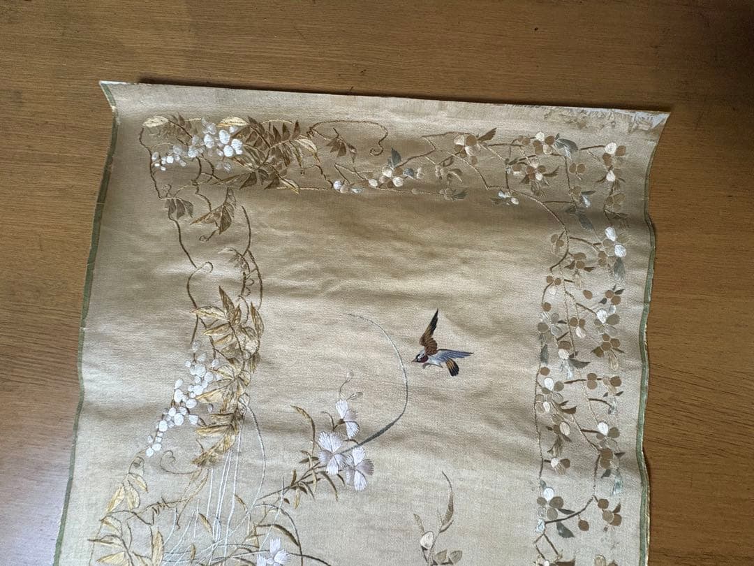 シルク生地？刺繍　181cm×45.5cm ベージュ