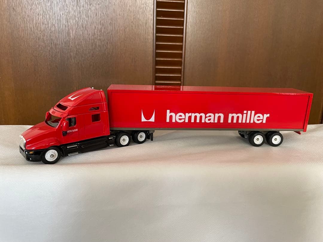 herman miller ハーマンミラー　トレーラー