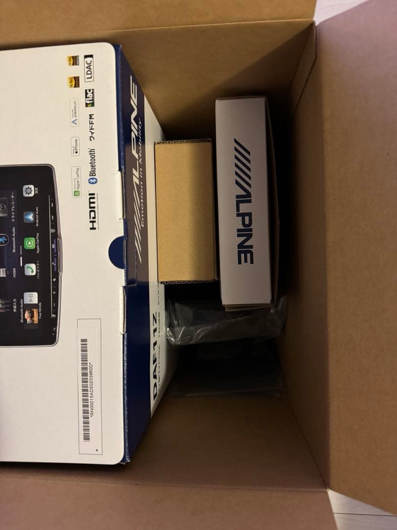 ALPINEハイエース200系ディスプレイオーディオフローティングビッグ未使用品