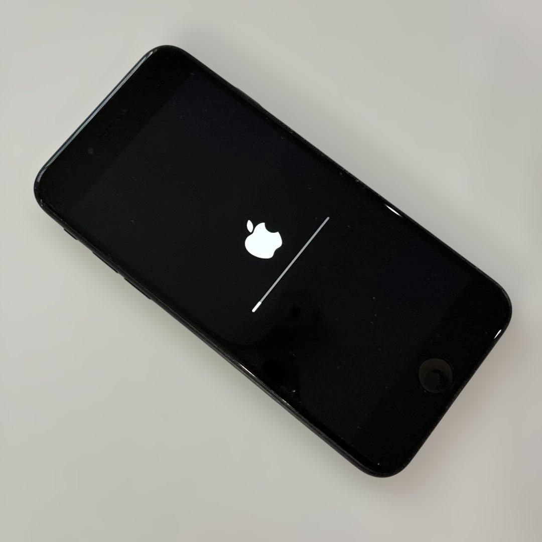 iPhone SE ブラック　64GB