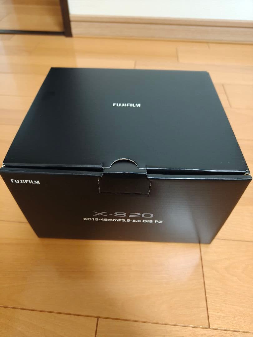 Fujifilm X-S20 ミラーレスカメラ XC15-45mm 新品
