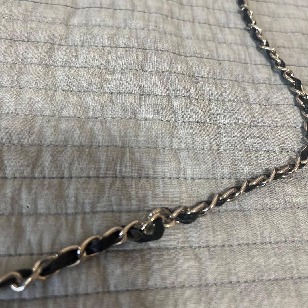 CHANEL ノベルティスマホショルダー