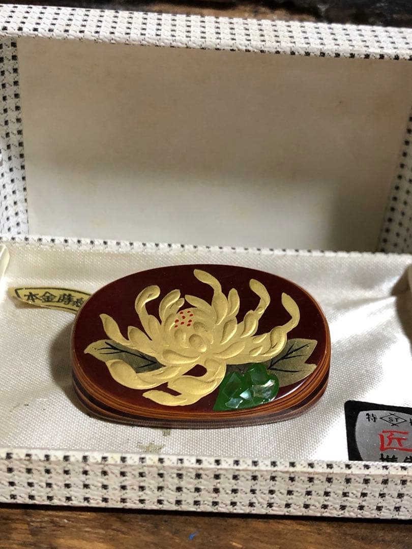 本金蒔絵　ブローチ