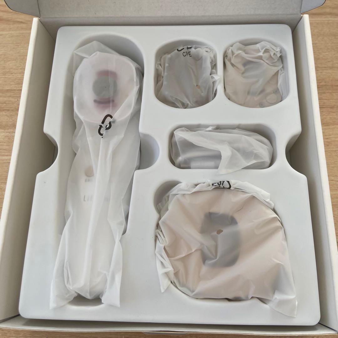 ラスト最安値！lifTone 美顔器 白　極美品