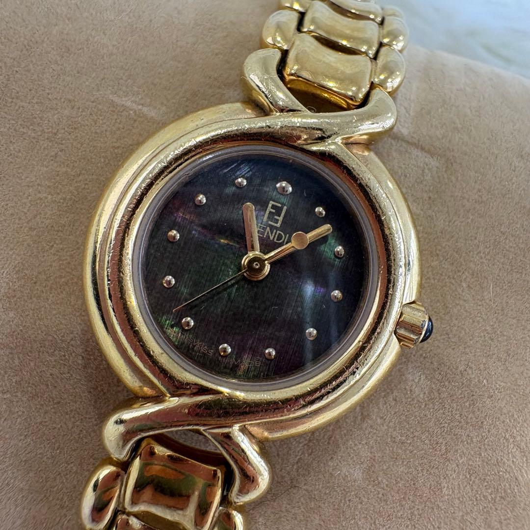 【希少】Fendi 700L QZ シェルブラック文字盤 時計 ゴールド