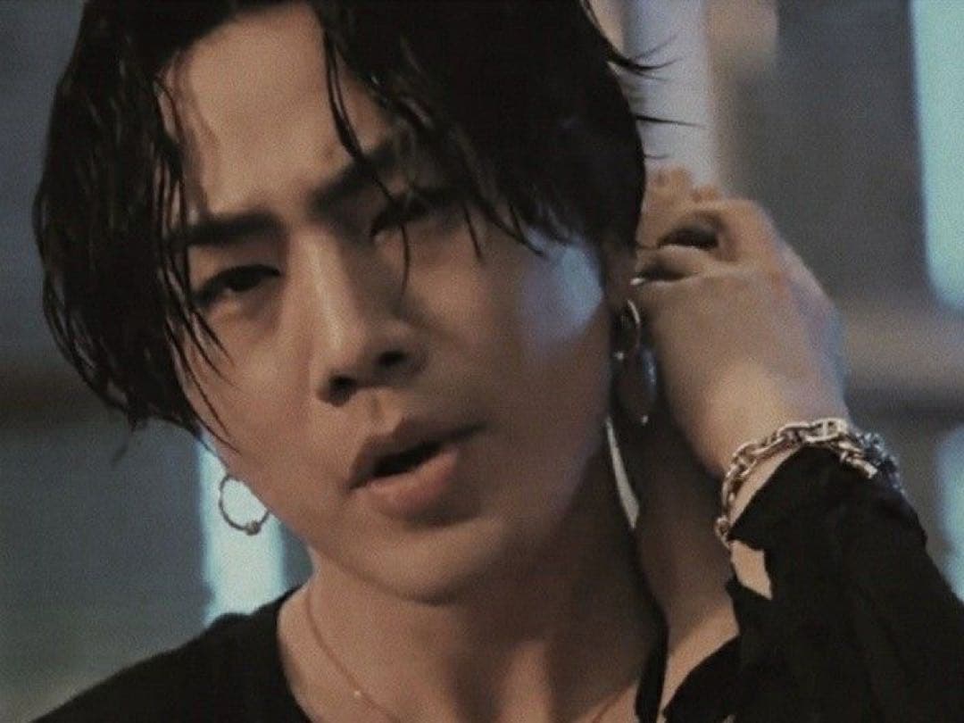 スピネリキルコリン　フープピアス