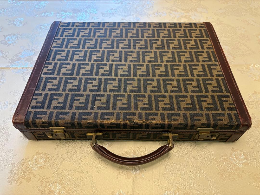 み*ー様 FENDI ヴィンテージ　フェンディ　ズッカ柄　アタッシュケース