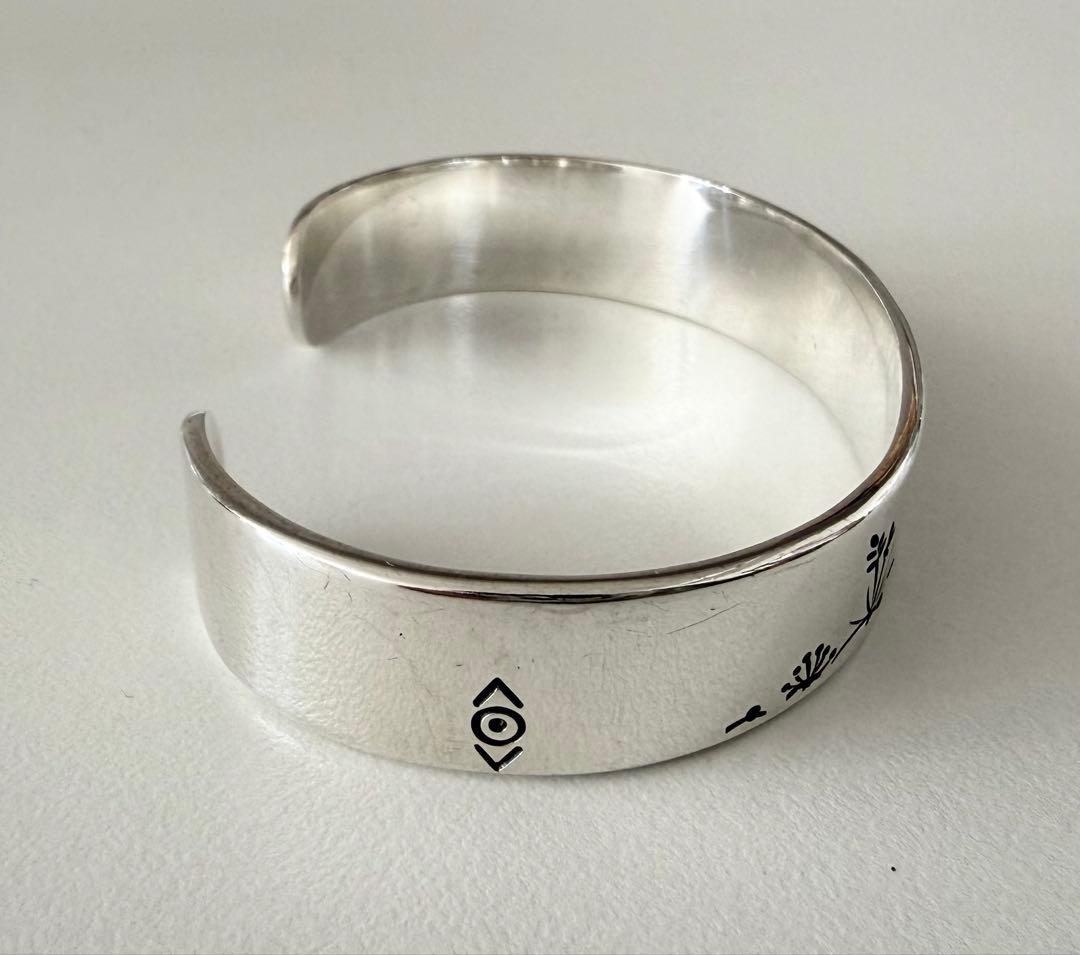 インディアンジュエリー ナバホ ナターシャペシュラカイ スタンプ バングル