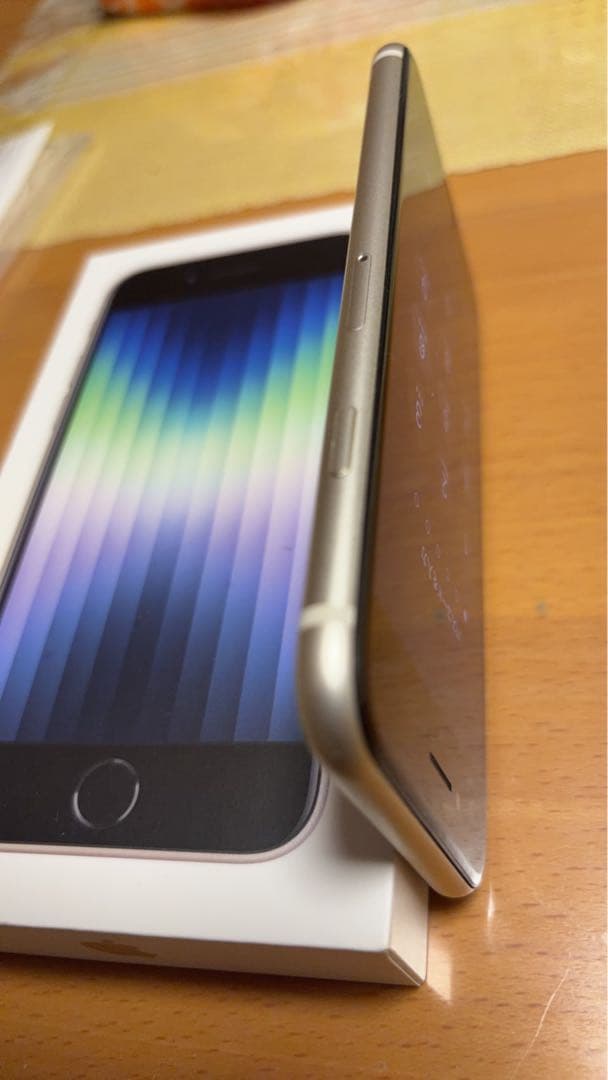 iPhone SE（第3世代） 128GB ホワイト